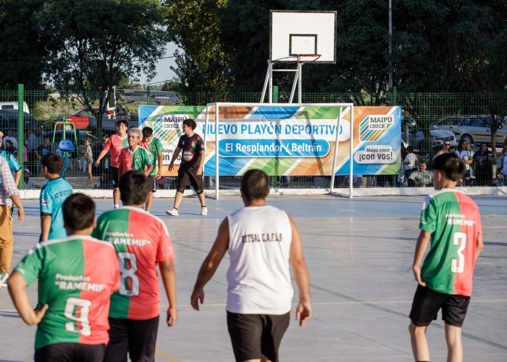 Maipú expande su red deportiva: Fray Luis Beltrán estrena un moderno playón multiuso