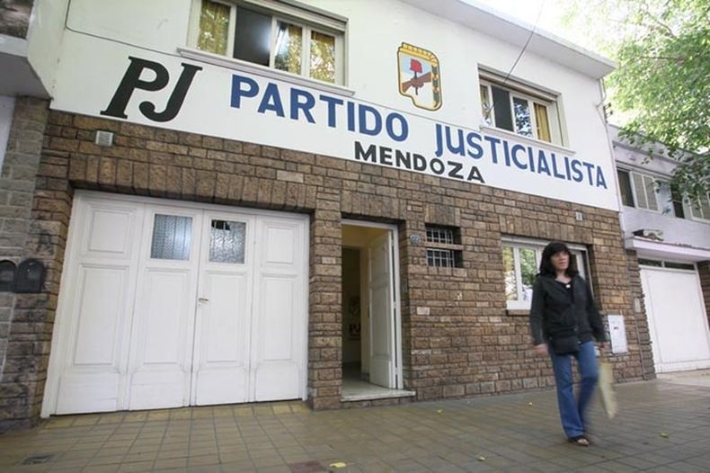 Purga en el PJ Mendoza: El peronismo tradicional expulsa a La Cámpora y busca 