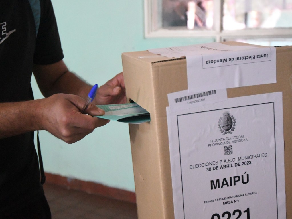 22F en Mendoza: Encuestas marcan una polarización incierta bajo un clima de apatía 