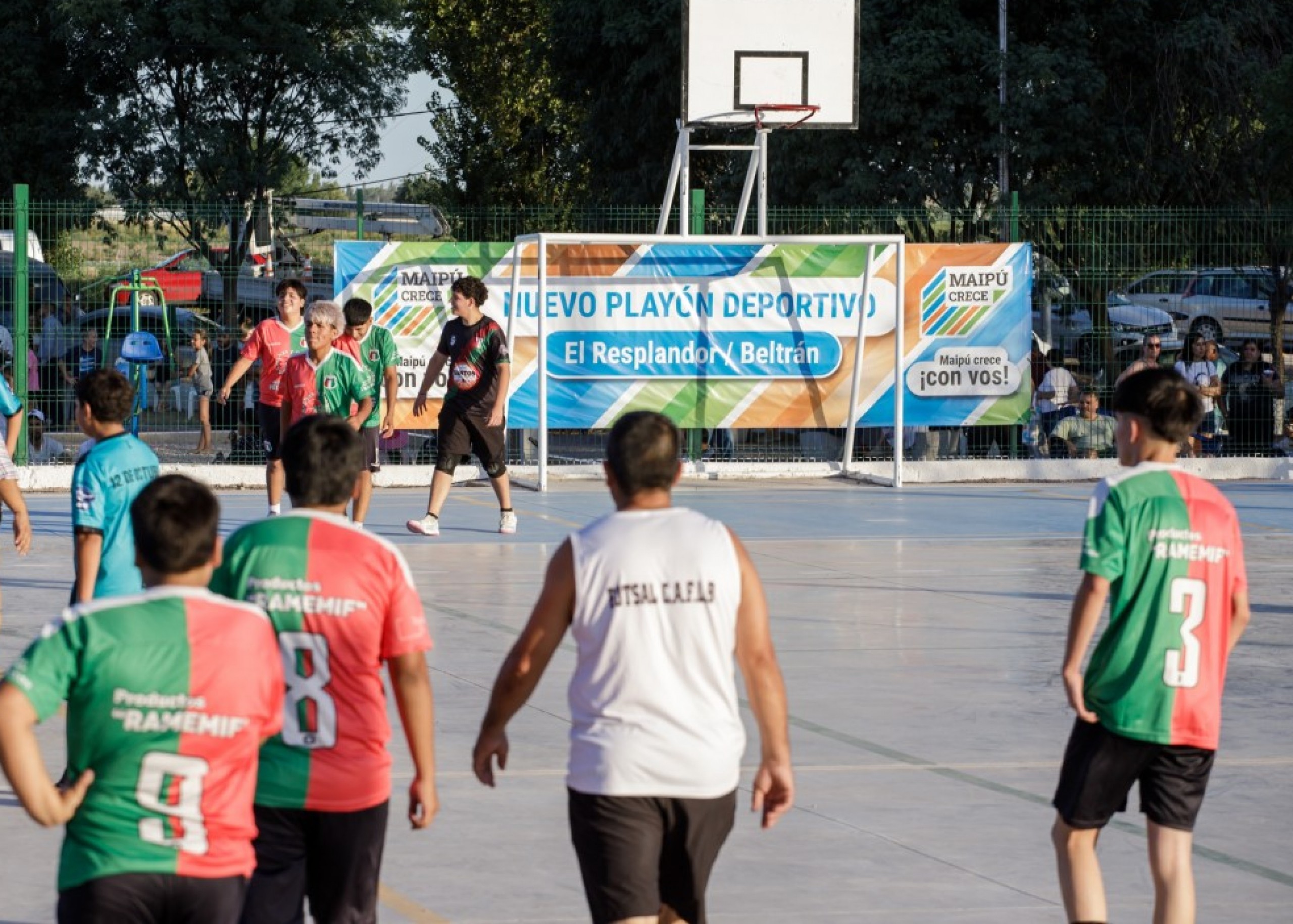Maipú expande su red deportiva: Fray Luis Beltrán estrena un moderno playón multiuso