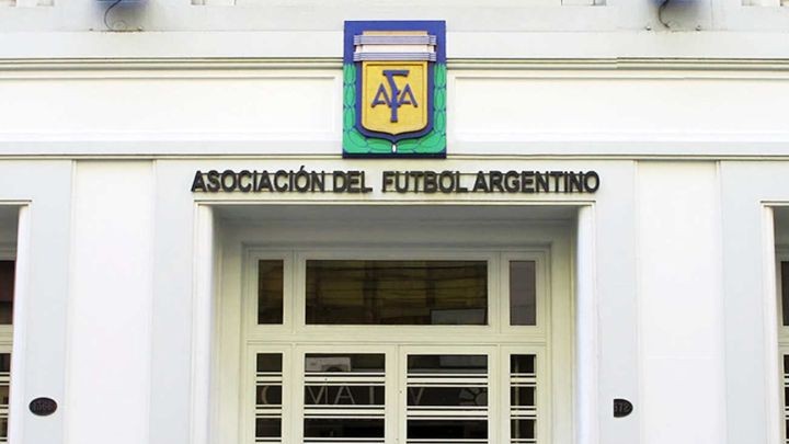 La caja negra del fútbol: El escándalo de las empresas fantasma que acorrala a la AFA