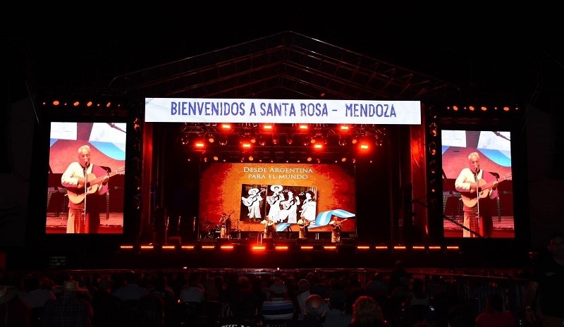 Santa Rosa en el corazón de Cuyo: Comienza la 44° edición del Festival Nacional de la Cueca y el Damasco