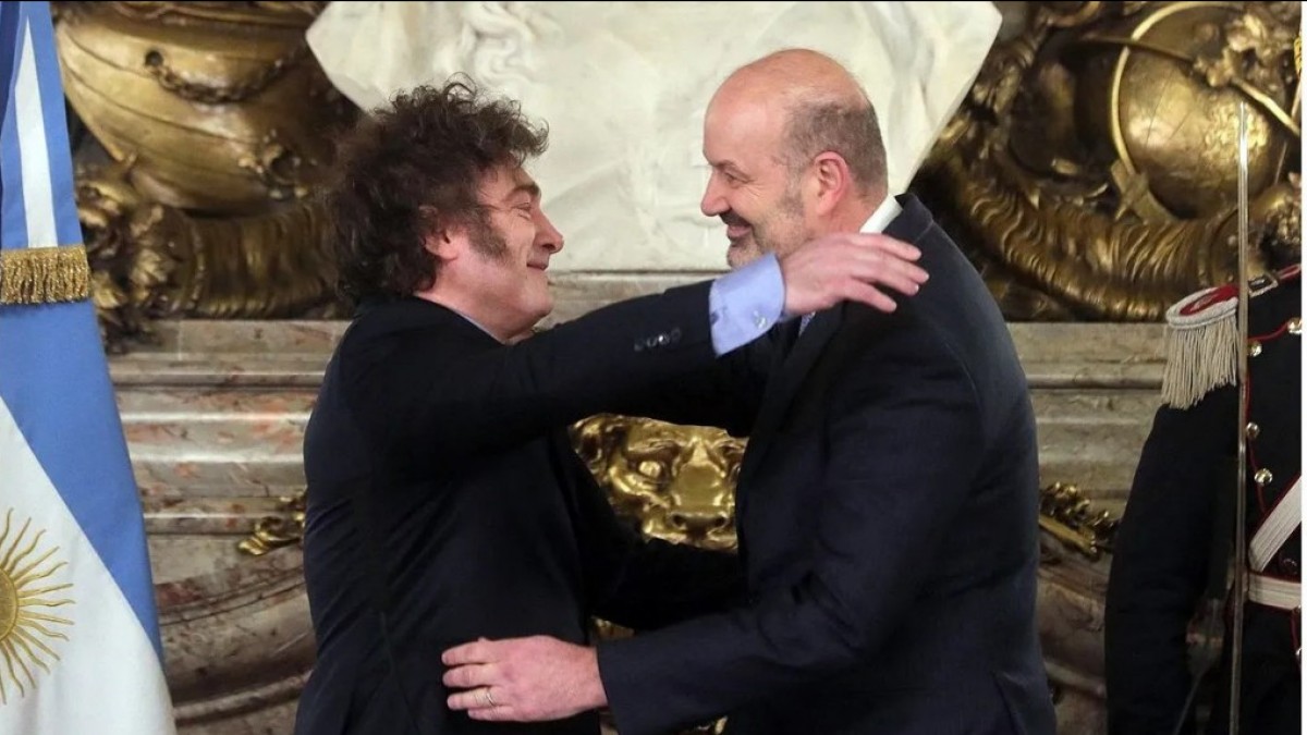 ¿No es de casta? Millonaria contratación a la entidad de la esposa de Sturzenegger