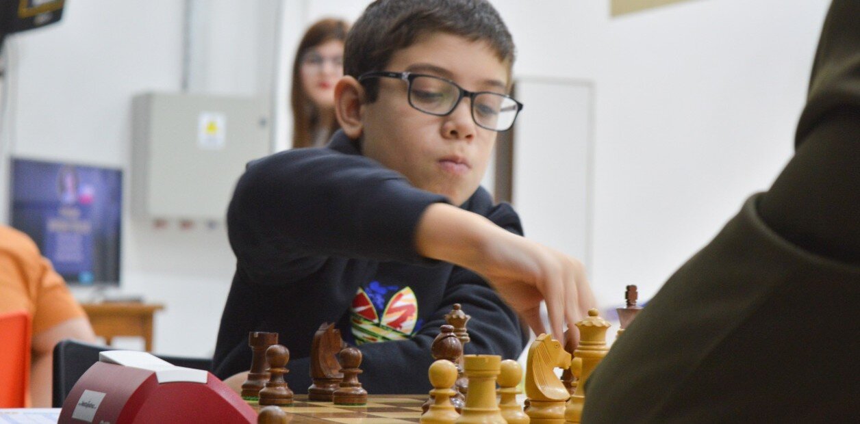 Faustino Oro, es argentino tiene 10 años y derrotó al número uno del ajedrez mundial