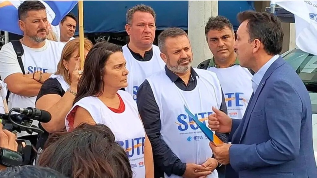 El SUTE acept&oacute; la paritaria de Cornejo en un plenario fracturado 