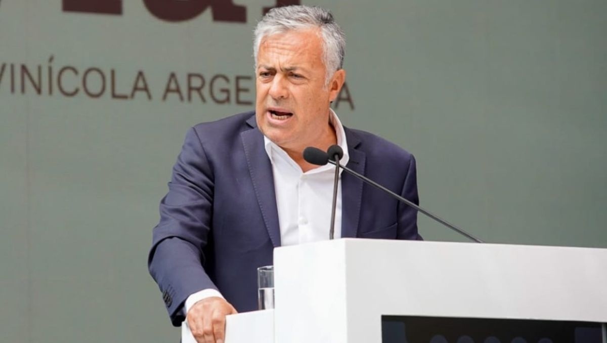 Cornejo celebr&oacute; la ca&iacute;da del empleo en Mendoza como un "podio" de crecimiento