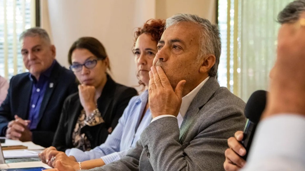 Aliados sin premio: Cornejo apoya a Milei, los mendocinos cobran los peores sueldos del pa&iacute;s y los ATN no llegan