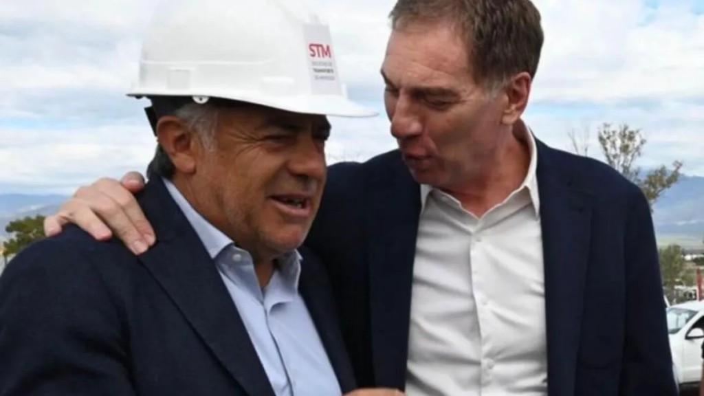 El "Operativo Gobernadores" aterriza en Mendoza: Santilli busca garantizar el Congreso mientras arde la interna en Balcarce 50