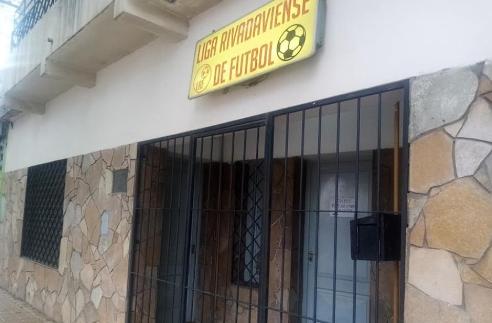 El f&uacute;tbol regional tiene precio: la Liga Rivadaviense defini&oacute; el costo del seguro y la cobertura m&eacute;dica para 2026