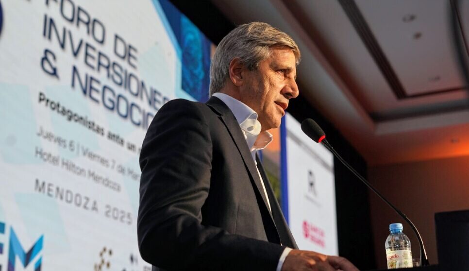 Fin del cepo al dólar: el Gobierno libera el mercado cambiario y define bandas entre $1.000 y $1.400