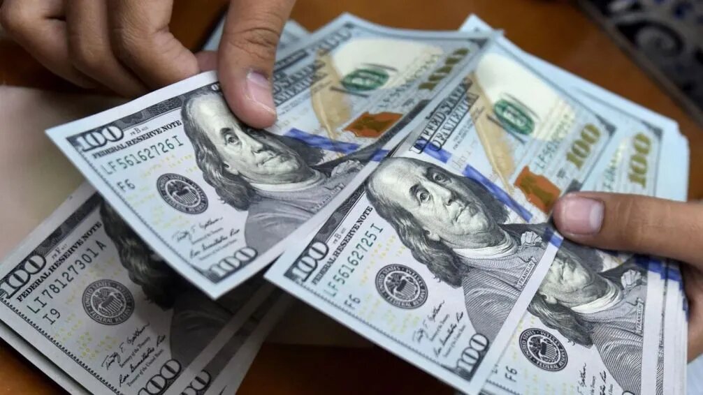 Se rompe el cepo: el Banco Nación marcó el dólar a $1.230 y el mercado se reacomoda