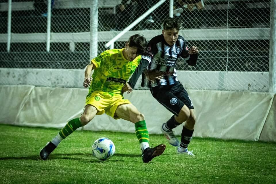El Torneo Apertura 2025 de la Liga Rivadaviense arrancó con emociones y grandes encuentros