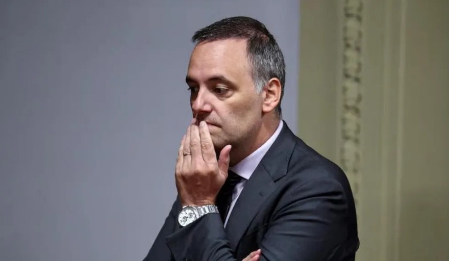 La oposici&oacute;n acecha a Adorni: mayor&iacute;a lista para una interpelaci&oacute;n en el congreso