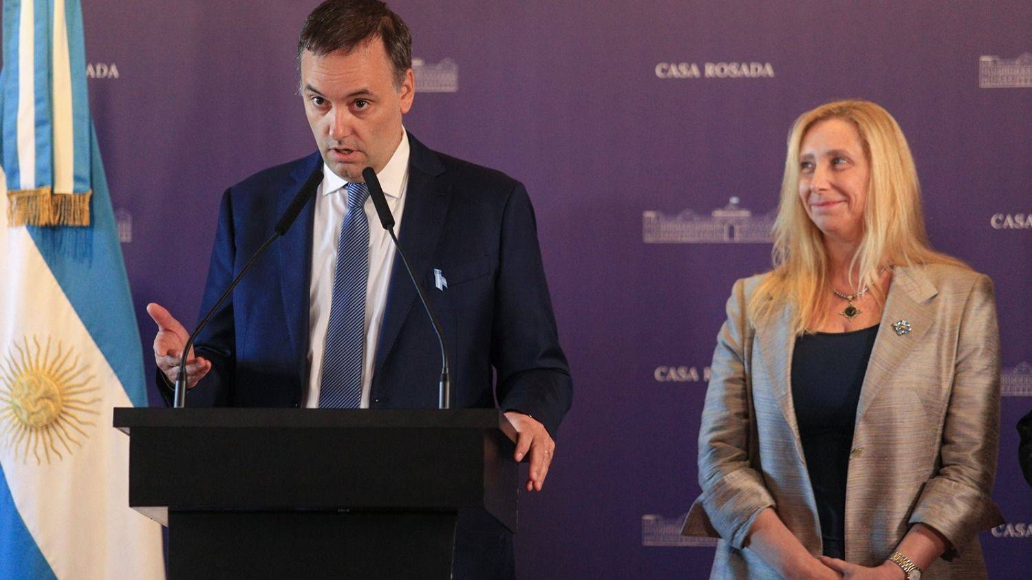 Adorni al banquillo: Menem confirm&oacute; el 29 de abril, Karina lo sostiene, pero el futuro del jefe de Gabinete depende de lo que diga la Justicia