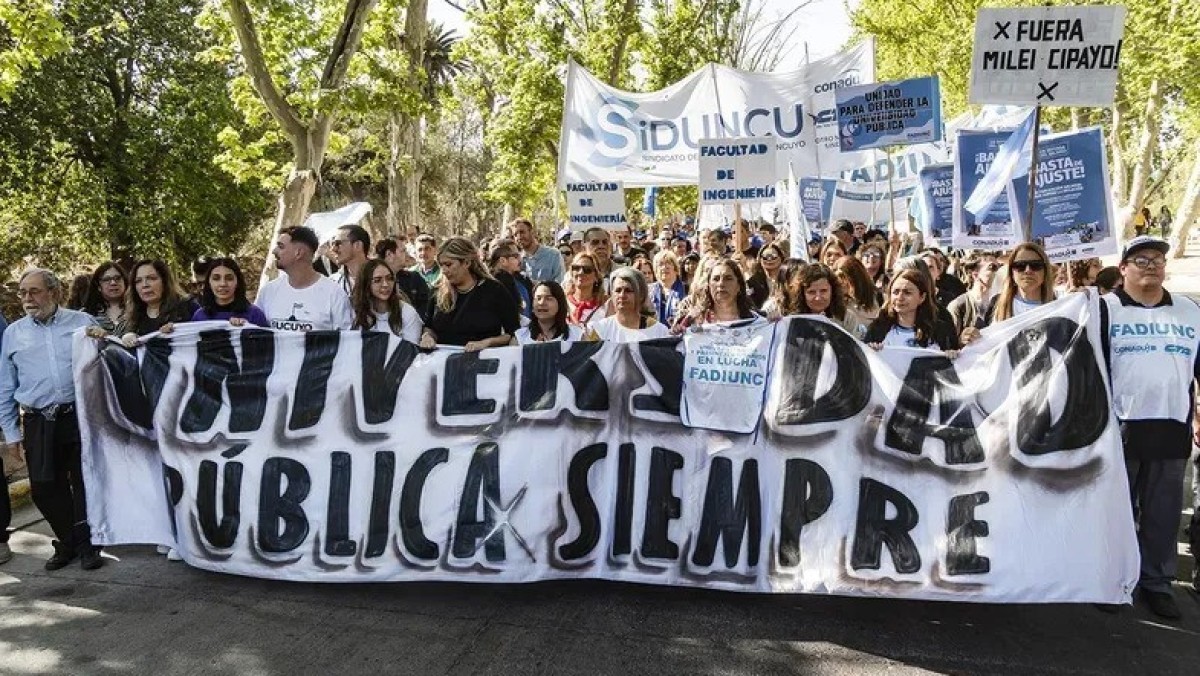 El Gobierno lleva la batalla universitaria a la Corte Suprema y prepara otro proyecto para no pagar lo que manda la ley