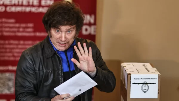 Milei lanza su reforma electoral con las PASO en la mira, Ficha Limpia como anzuelo y presi&oacute;n a los gobernadores