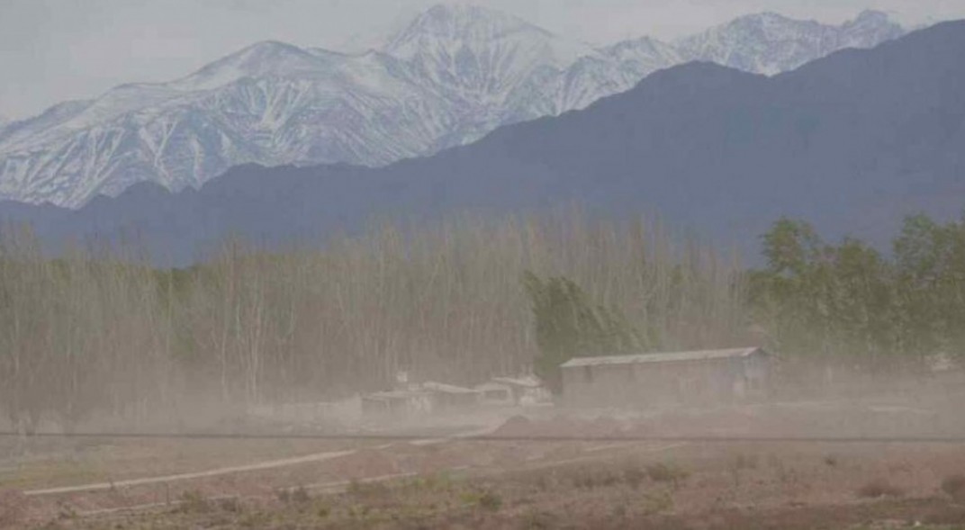  Suspendieron las clases en la zona sur de Mendoza por la llegada del viento Zonda 