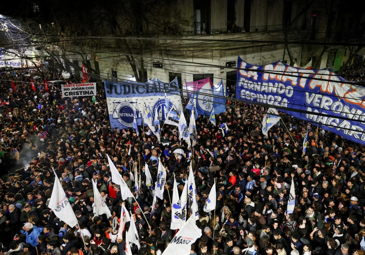 El peronismo se moviliza: preparan una marcha histórica para acompañar a Cristina a Comodoro Py