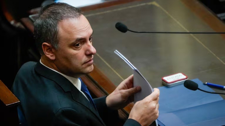 Pasan los d&iacute;as y crece la tensi&oacute;n: qu&eacute; preocupa al Gobierno por la declaraci&oacute;n jurada de Adorni