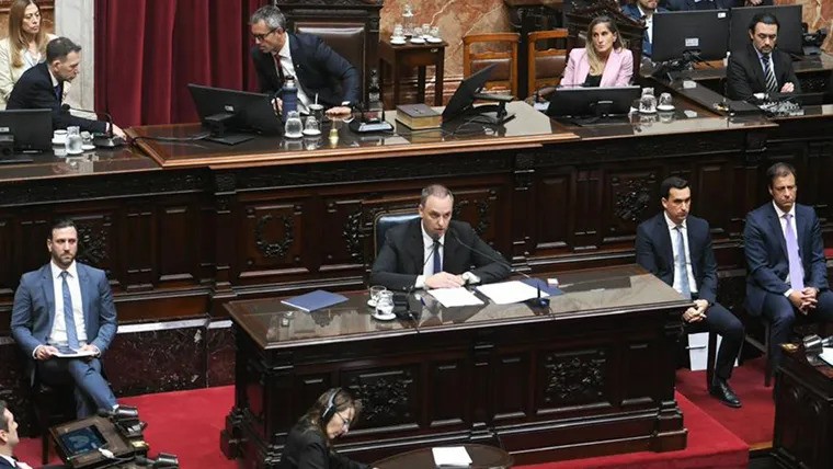 El peronismo acelera en el Senado una ofensiva contra Adorni y busca llevar a votaci&oacute;n una moci&oacute;n de censura