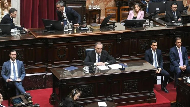 El peronismo acelera en el Senado una ofensiva contra Adorni y busca llevar a votaci&oacute;n una moci&oacute;n de censura