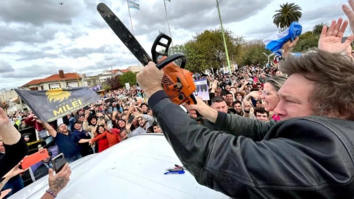 Super&aacute;vit con motosierra: el Gobierno sostiene las cuentas p&uacute;blicas a fuerza de ajuste sobre salarios, jubilaciones y obra p&uacute;blica