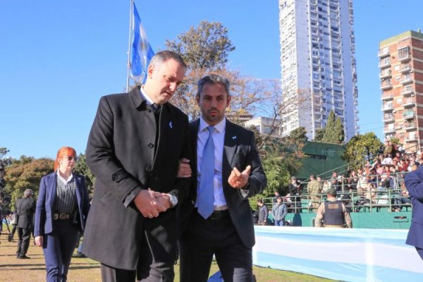 Adorni contra reloj: la Casa Rosada intenta frenar una avanzada legislativa que amenaza con exponerlo