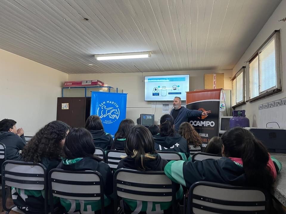 La Escuela Martín Fierro Inauguró Ciclo de Charlas sobre Seguridad en el Uso de Gas Licuado