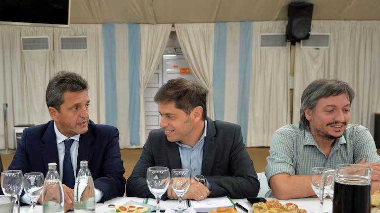 Kicillof, Máximo y Massa negocian contrarreloj la unidad peronista antes del cierre de alianzas