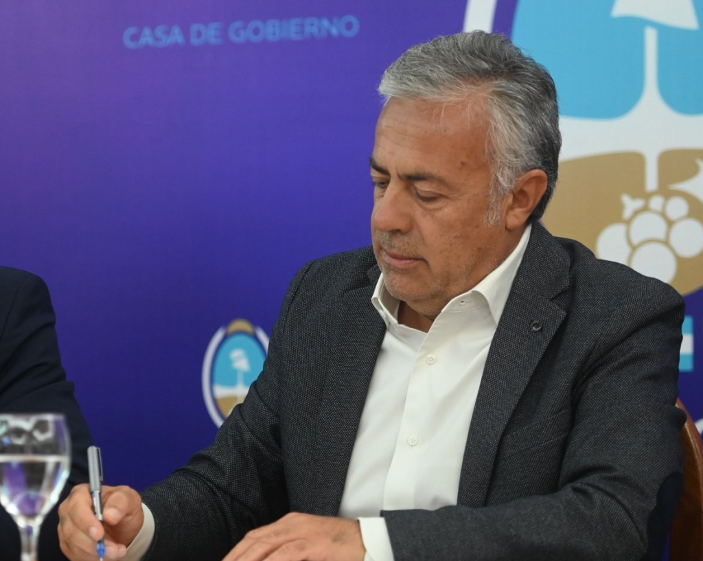 Cornejo sigue ampliando su gabinete con exlegisladores radicales: ya son siete los reubicados en el Estado