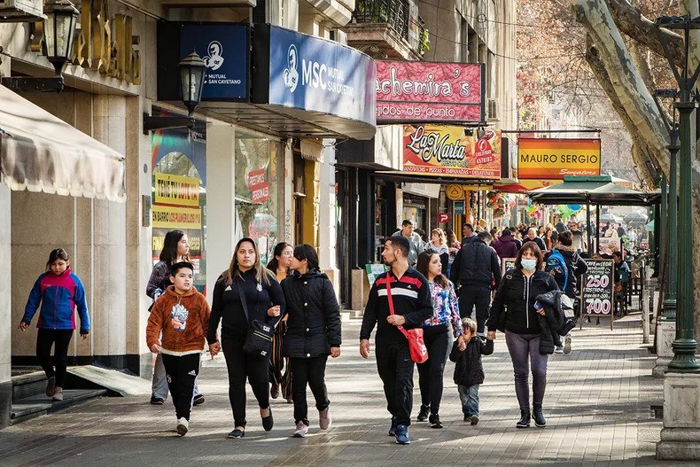 Dos de cada tres mendocinos dicen que &ldquo;se acab&oacute; la paciencia&rdquo; con la econom&iacute;a: el malestar social ya es mayoritario