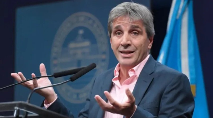 Rev&eacute;s para Caputo: la Justicia declar&oacute; inconstitucional ocultar los precios de los combustibles