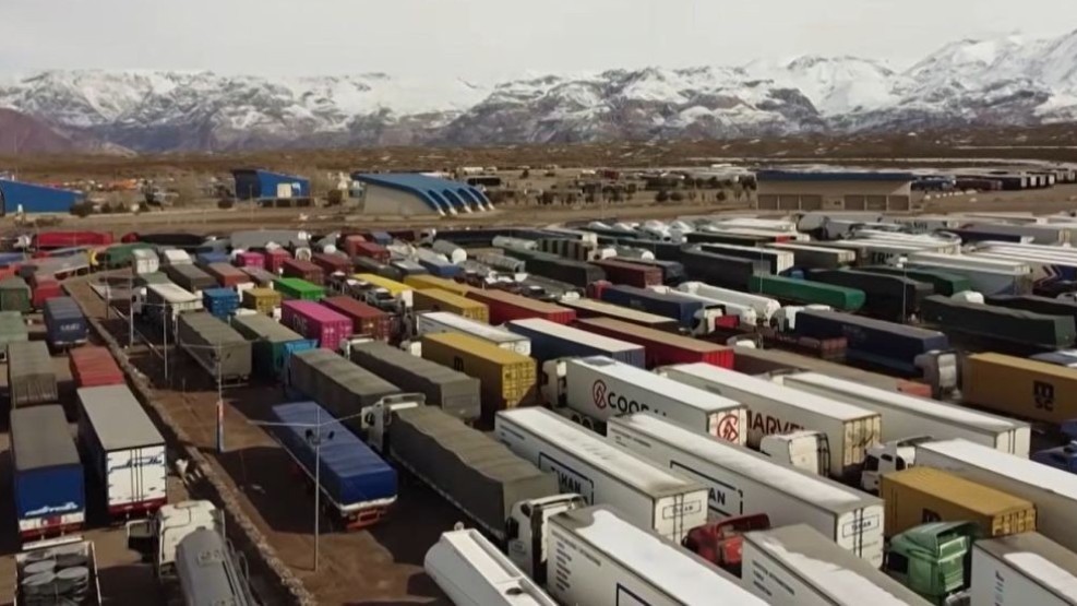 M&aacute;s de 1.500 camiones varados: Mendoza activa un operativo para destrabar el Paso Cristo Redentor