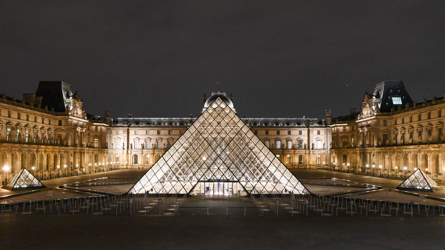 El Louvre Celebra su 230 Aniversario como el Museo Más Visitado del Mundo