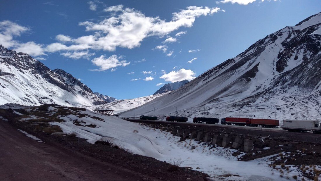 Mendoza en Alerta por Nevadas Históricas: Se Esperan hasta 5 Metros de Nieve