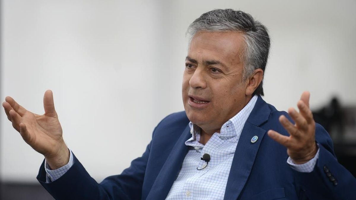 Cornejo admitió el deterioro salarial de los estatales y a los dos días se aumentó el 40%