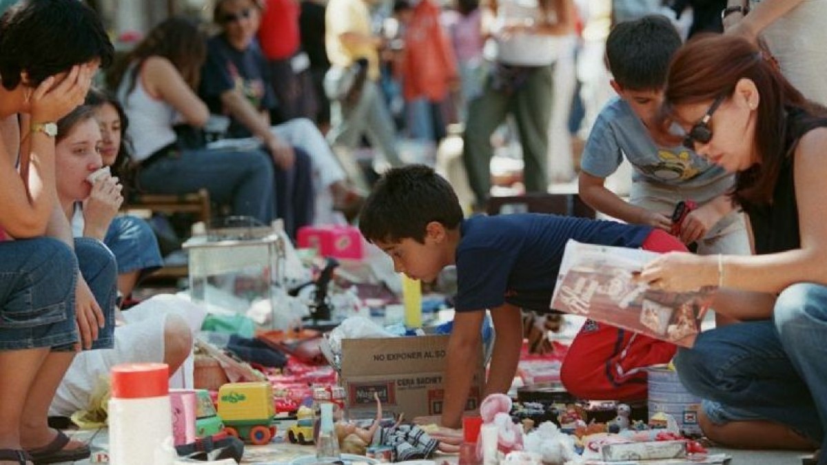 El trueque vuelve a los barrios: la econom&iacute;a paralela que crece mientras el ingreso se derrumba