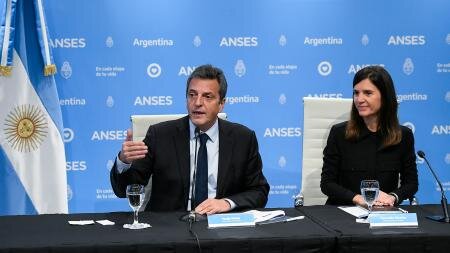 Massa y Raverta Anuncian Medida de Ayuda para Trabajadores Informales