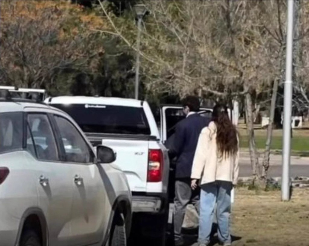 Un amigo : Mema reconoci&oacute; que iba en la camioneta oficial pero dej&oacute; solo al chofer