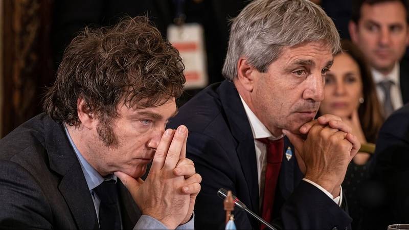 El mercado le pasó factura a Milei y Caputo: riesgo país sobre 600 y caída de bonos