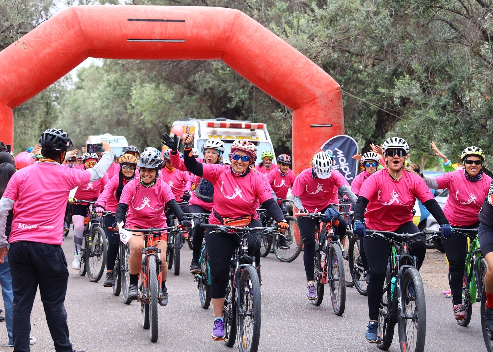 Maipú celebra Octubre Rosa con actividades de concientización sobre el cáncer de mama