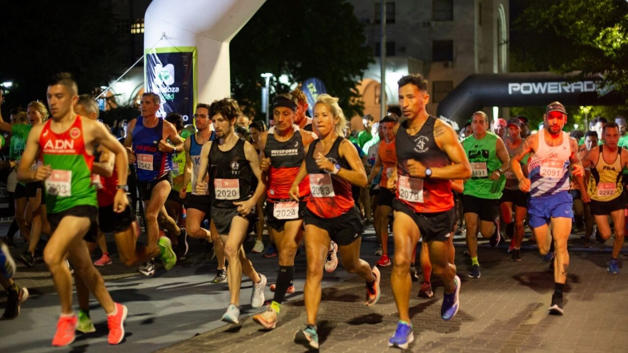 Acreditación y Entrega de Kits: Todo lo que los Corredores Necesitan Saber Para la maratón Nocturna Junín 