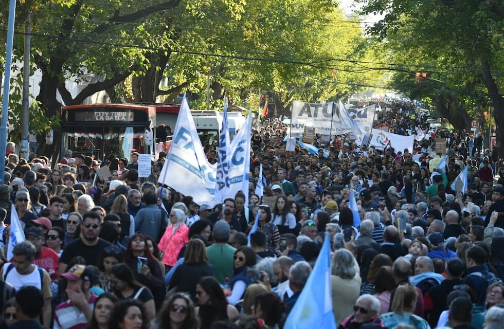 Aval al veto desata paro nacional y nueva marcha universitaria en Mendoza