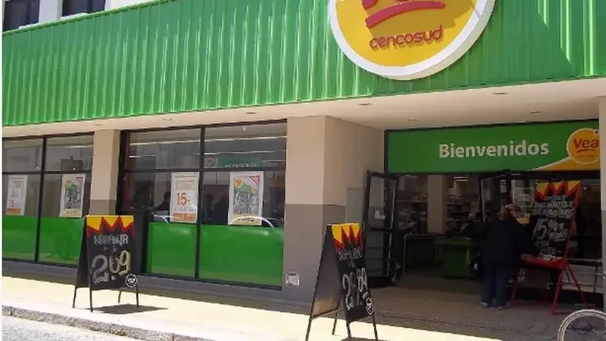 La crisis del consumo golpea fuerte: VEA cerró dos locales más y ya hay más de 100 trabajadores afectados