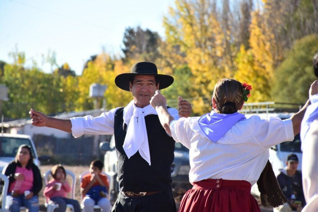 Santa Rosa celebra la Diversidad Cultural con una gran peña y la elección de la Flor Departamental de la Tradición 2025