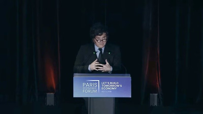 El Presidente lloró en París: Milei llevó su drama personal al escenario internacional