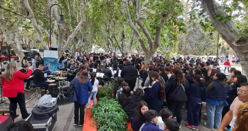 Más de 4.000 personas coparon la Expo Salud 2025 en Rivadavia