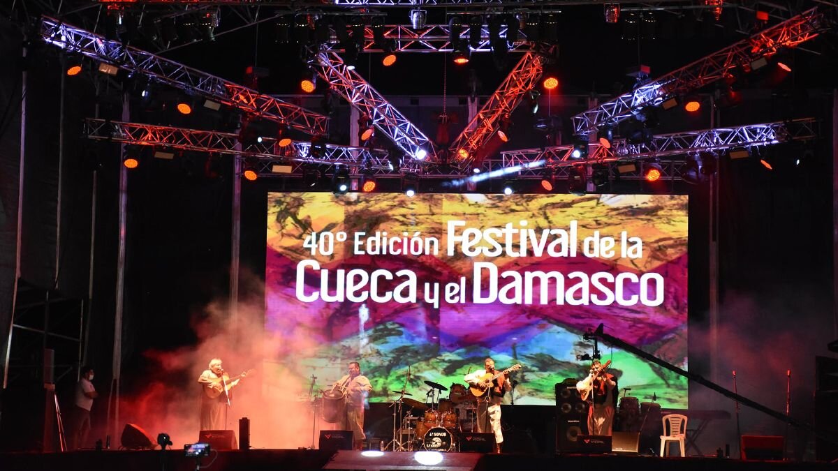 Santa Rosa se prepara para el Festival Nacional de la Cueca y el Damasco 2025 con una cartelera de lujo