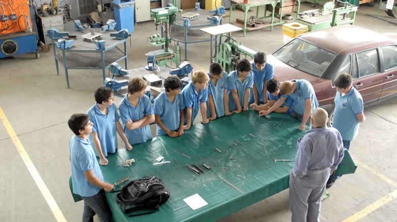 El Presupuesto 2026 liquida a las escuela técnicas y a la ciencia