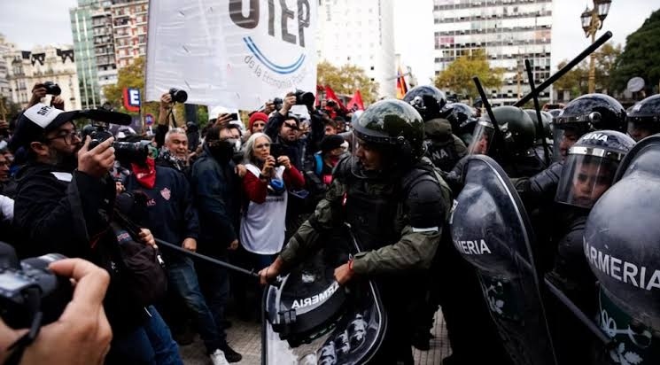 Revés judicial para el Gobierno: La Justicia Federal declara nulo el protocolo 